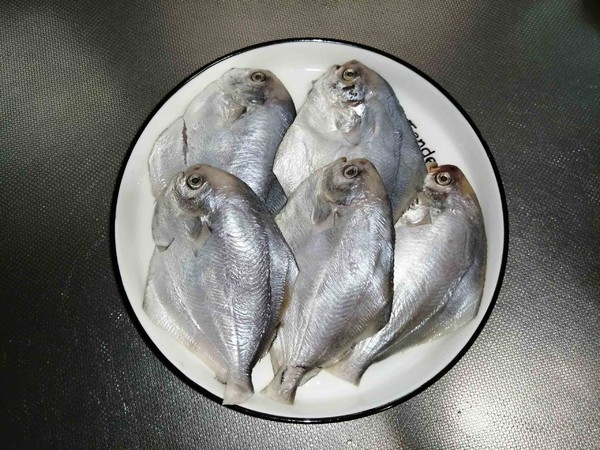 清蒸金昌魚的做法-咸鮮味蒸菜譜
