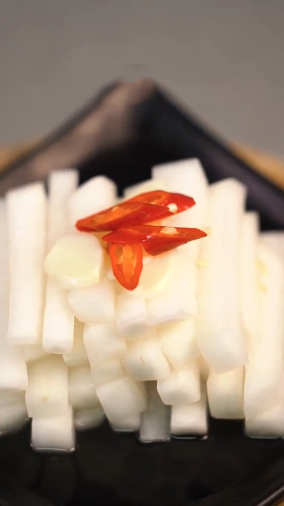 爽口脆蘿卜的做法-咸鮮味腌菜譜-易網健康養生網 爽口脆蘿卜的做法-咸鮮味腌菜譜