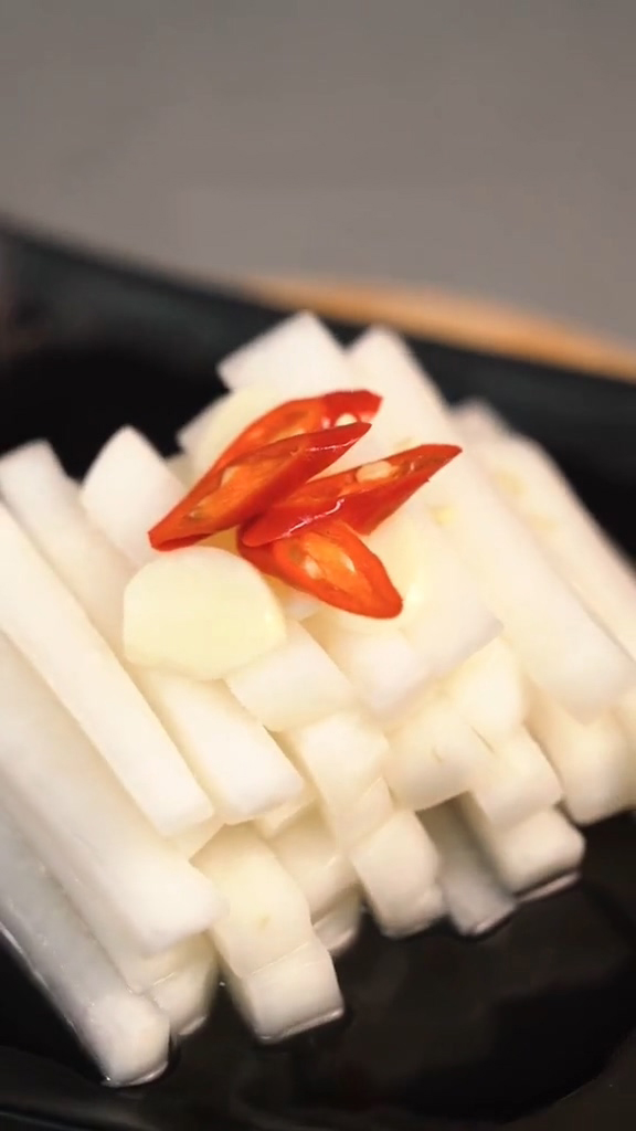 爽口脆蘿卜的做法-咸鮮味腌菜譜-易網健康養生網 爽口脆蘿卜的做法-咸鮮味腌菜譜