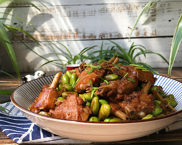 毛豆燒鴨翅的做法-家常味燒菜譜-易網(wǎng)健康養(yǎng)生網(wǎng) 毛豆燒鴨翅的做法-家常味燒菜譜