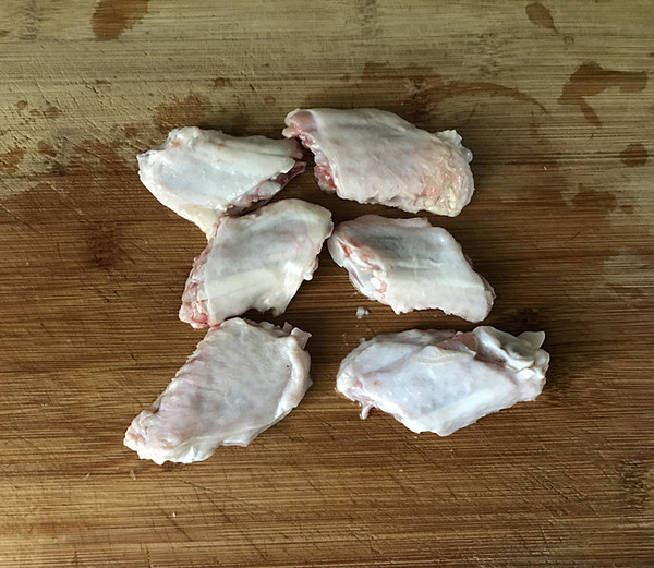 毛豆燒鴨翅的做法-家常味燒菜譜-易網(wǎng)健康養(yǎng)生網(wǎng) 毛豆燒鴨翅的做法-家常味燒菜譜