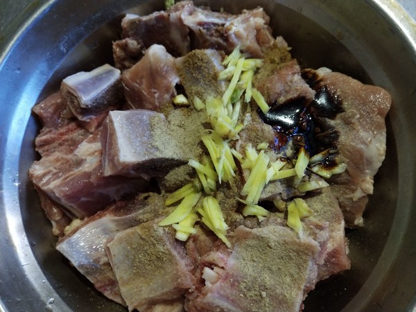 玉米筍蒸排骨的做法-咸鮮味蒸菜譜-易網健康養生網 玉米筍蒸排骨的做法-咸鮮味蒸菜譜