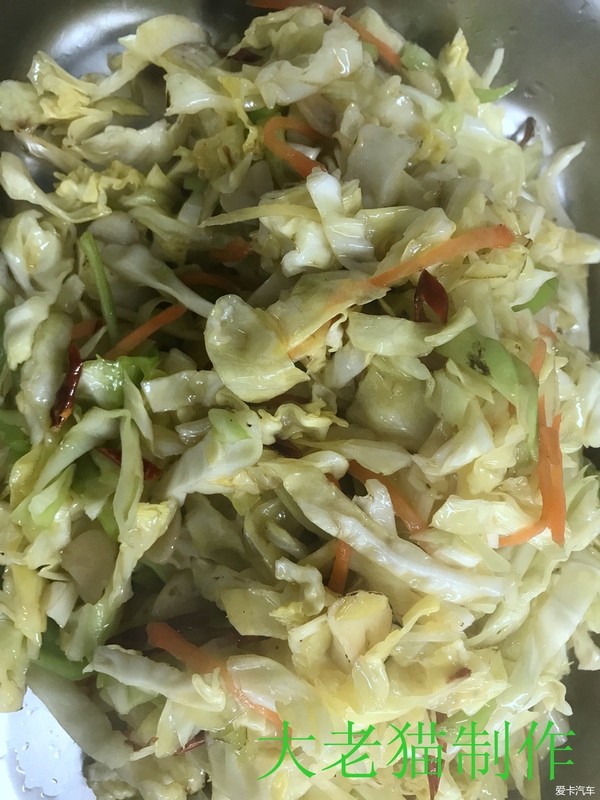火爆牛心菜的做法-香辣味爆菜譜