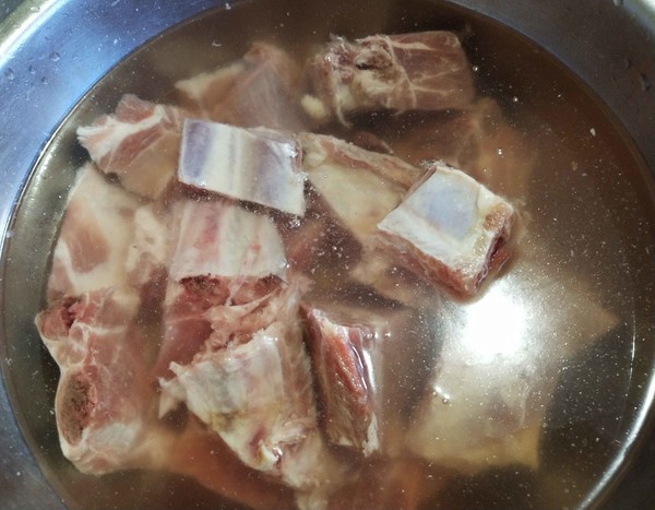 玉米筍蒸排骨的做法-咸鮮味蒸菜譜-易網<a href=http://www.aoa7937.com/ target=_blank class=infotextkey>健康養生</a>網 玉米筍蒸排骨的做法-咸鮮味蒸菜譜
