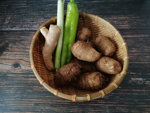 芋頭燒雞塊的做法-家常味燉菜譜