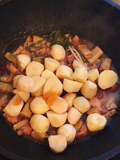 筍干土豆燉肉的做法-咸鮮味燉菜譜-易網(wǎng)健康養(yǎng)生網(wǎng) 筍干土豆燉肉的做法-咸鮮味燉菜譜