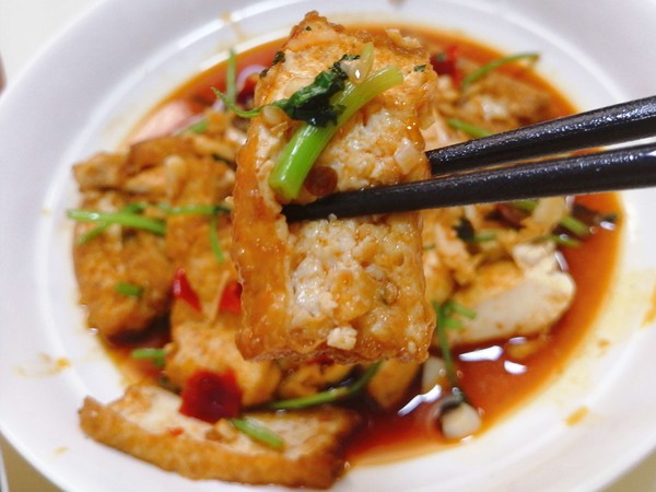 煎炒豆腐的做法-香辣味炒菜譜-易網健康養生網 煎炒豆腐的做法-香辣味炒菜譜