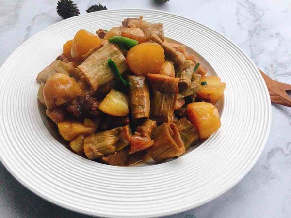 筍干土豆燉肉的做法-咸鮮味燉菜譜-易網(wǎng)健康養(yǎng)生網(wǎng) 筍干土豆燉肉的做法-咸鮮味燉菜譜