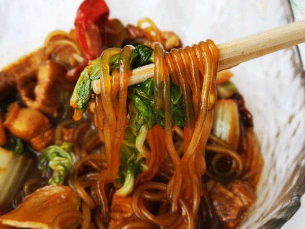 豬肉白菜燉粉條的做法-咸鮮味燉菜譜-易網健康養生網 豬肉白菜燉粉條的做法-咸鮮味燉菜譜