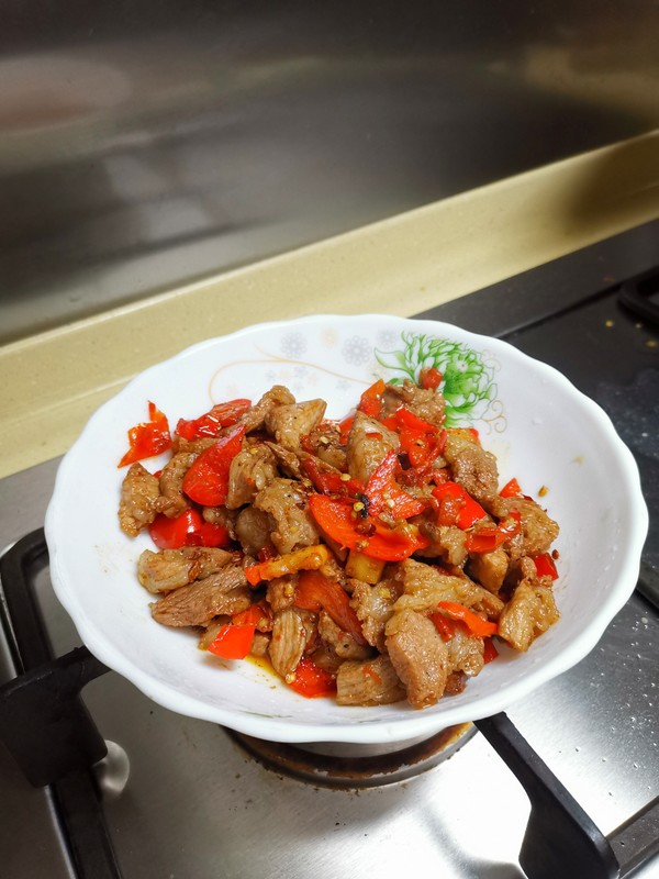 甜椒炒豬肘的做法-家常味爆菜譜-易網健康養生網 甜椒炒豬肘的做法-家常味爆菜譜