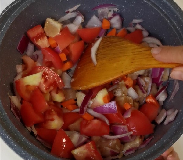 什錦雞肉芝士焗飯的做法-咸鮮味焗菜譜-易網(wǎng)健康養(yǎng)生網(wǎng) 什錦雞肉芝士焗飯的做法-咸鮮味焗菜譜