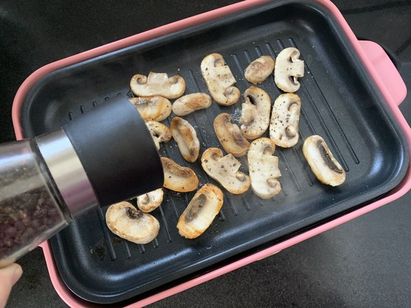 黑椒煎蘑菇的做法-咸鮮味煎菜譜