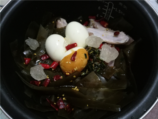 香辣鹵鴨翅（海帶鹵蛋）的做法-香辣味鹵菜譜