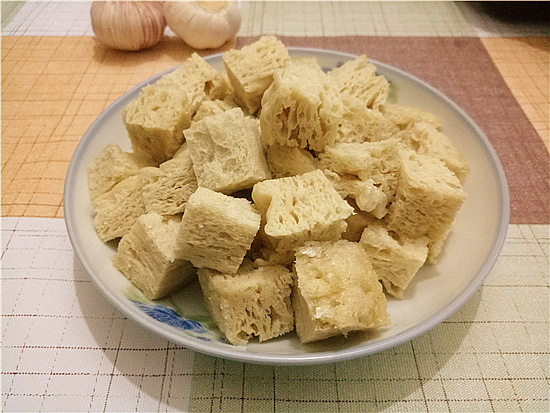 簡單自制面筋 (發酵法)的做法-家常味蒸菜譜-易網健康養生網 簡單自制面筋 (發酵法)的做法-家常味蒸菜譜