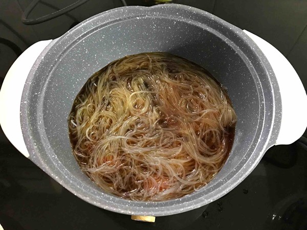 花蛤粉絲煲的做法-咸鮮味煮菜譜-易網(wǎng)健康養(yǎng)生網(wǎng) 花蛤粉絲煲的做法-咸鮮味煮菜譜