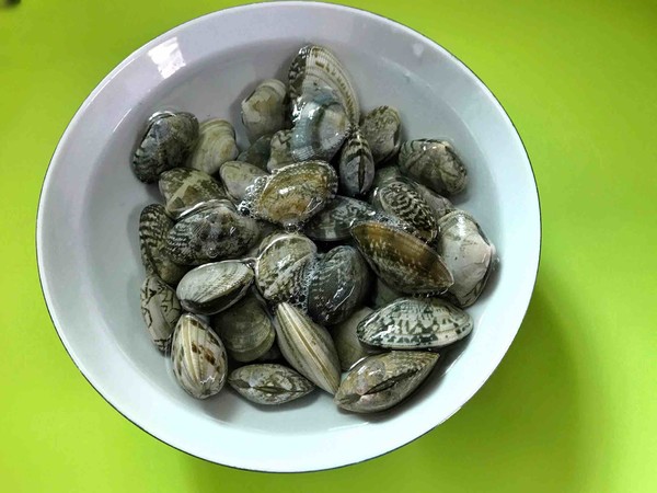 花蛤粉絲煲的做法-咸鮮味煮菜譜-易網(wǎng)健康養(yǎng)生網(wǎng) 花蛤粉絲煲的做法-咸鮮味煮菜譜