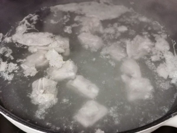 腐乳燒排骨的做法-家常味燒菜譜-易網健康養生網 腐乳燒排骨的做法-家常味燒菜譜