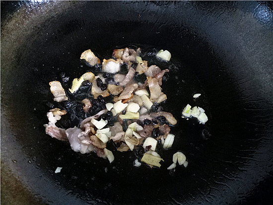 家鄉(xiāng)豆腐的做法-咸鮮味炒菜譜-易網(wǎng)健康養(yǎng)生網(wǎng) 家鄉(xiāng)豆腐的做法-咸鮮味炒菜譜