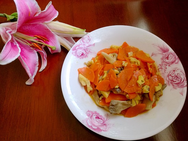 胡蘿卜炒雞蛋蘑菇的做法-咸鮮味炒菜譜-易網(wǎng)健康養(yǎng)生網(wǎng) 胡蘿卜炒雞蛋蘑菇的做法-咸鮮味炒菜譜