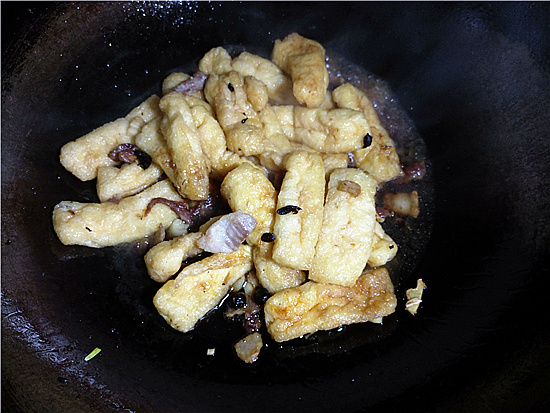 家鄉(xiāng)豆腐的做法-咸鮮味炒菜譜-易網(wǎng)健康養(yǎng)生網(wǎng) 家鄉(xiāng)豆腐的做法-咸鮮味炒菜譜