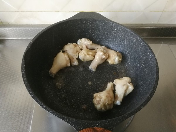 紅燒雞翅根的做法-咸鮮味燉菜譜