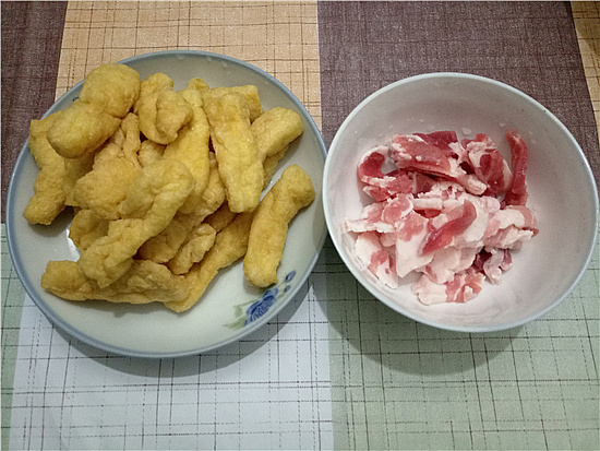 家鄉(xiāng)豆腐的做法-咸鮮味炒菜譜-易網(wǎng)<a href=http://www.aoa7937.com/ target=_blank class=infotextkey>健康養(yǎng)生</a>網(wǎng) 家鄉(xiāng)豆腐的做法-咸鮮味炒菜譜