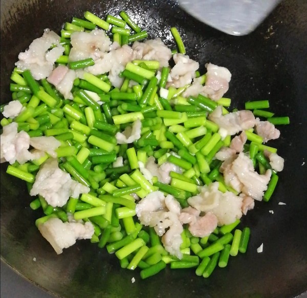 蒜苔炒肉的做法-家常味炒菜譜