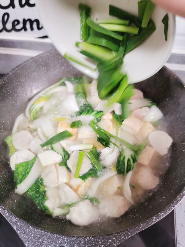 墨魚丸小油菜豆腐湯的做法-咸鮮味煮菜譜