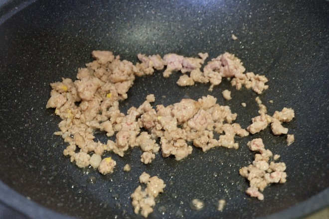 青椒木耳肉末炒雞蛋的做法-家常味炒菜譜-易網健康養生網 青椒木耳肉末炒雞蛋的做法-家常味炒菜譜