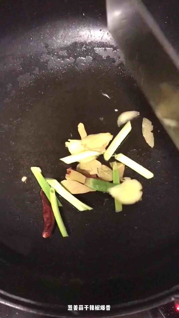 紅燒獅子頭的做法-家常味燒菜譜
