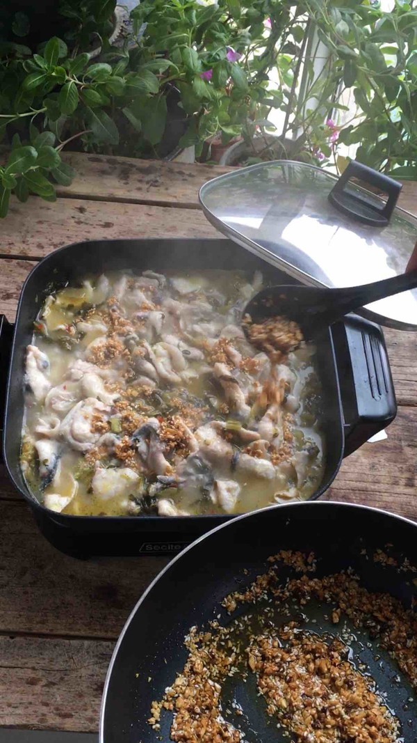 金蒜酸菜魚(yú)的做法-酸辣味煮菜譜