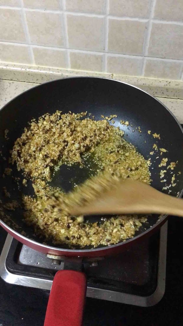 金蒜酸菜魚(yú)的做法-酸辣味煮菜譜