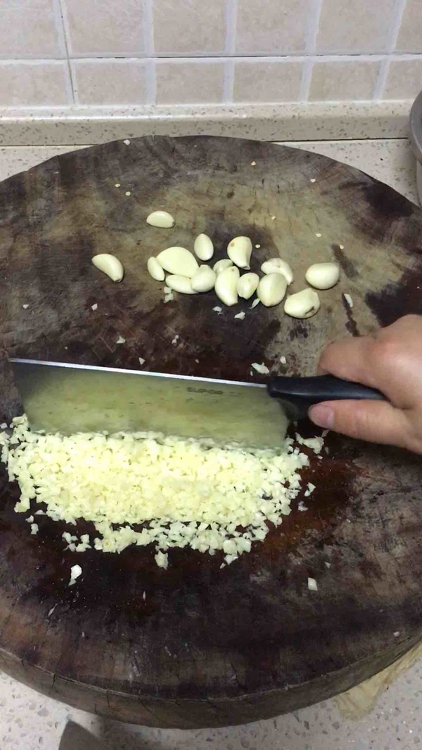 金蒜酸菜魚(yú)的做法-酸辣味煮菜譜