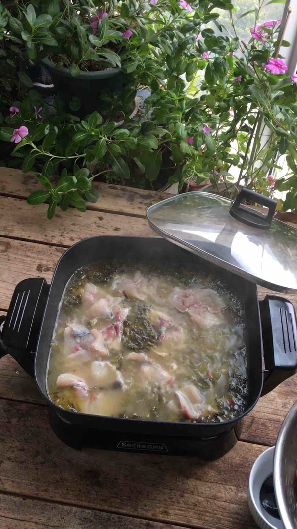 金蒜酸菜魚(yú)的做法-酸辣味煮菜譜