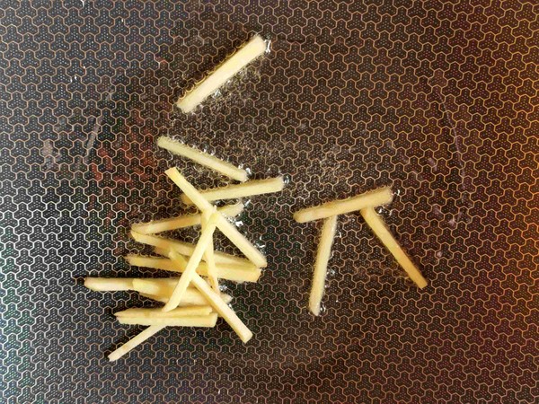酸菜炒豬肉的做法-家常味炒菜譜