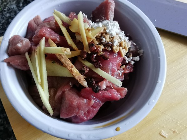 口蘑炒肉片的做法-酸辣味炒菜譜-易網(wǎng)健康養(yǎng)生網(wǎng) 口蘑炒肉片的做法-酸辣味炒菜譜