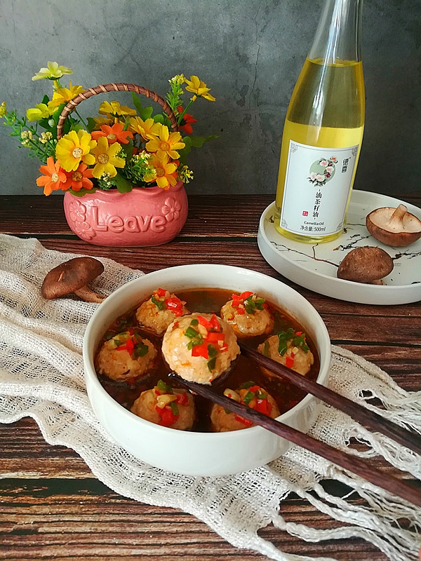 香菇釀肉的做法-香辣味蒸菜譜-易網健康養生網 香菇釀肉的做法-香辣味蒸菜譜