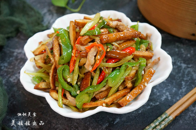 青椒炒香干的做法-香辣味炒菜譜-易網健康養生網 青椒炒香干的做法-香辣味炒菜譜