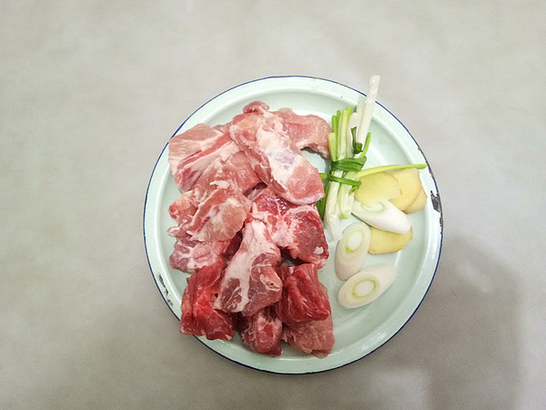 玉米荸薺排骨湯的做法-咸鮮味煲菜譜-易網<a href=http://www.aoa7937.com/ target=_blank class=infotextkey>健康養生</a>網 玉米荸薺排骨湯的做法-咸鮮味煲菜譜
