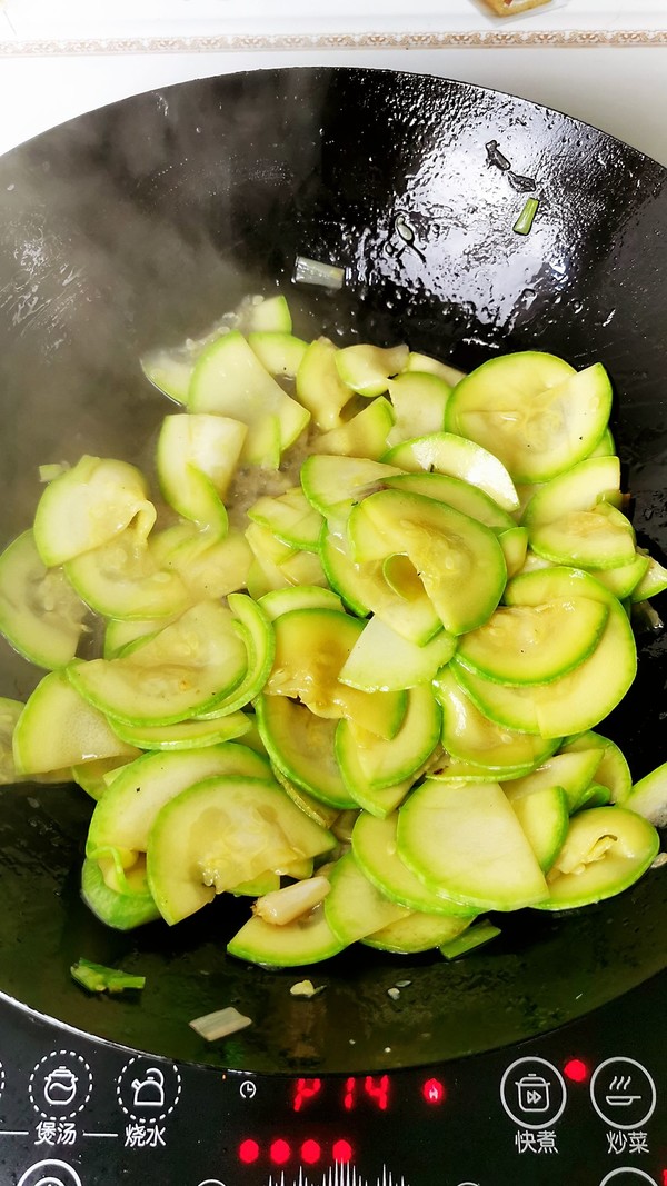 角瓜炒蝦米的做法-咸鮮味炒菜譜