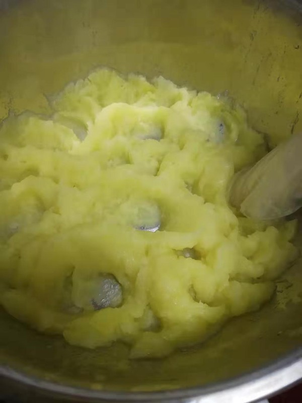湖北武穴特色-自制Q彈土豆丸子的做法-家常味煮菜譜-易網(wǎng)健康養(yǎng)生網(wǎng) 湖北武穴特色-自制Q彈土豆丸子的做法-家常味煮菜譜