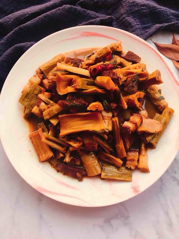 筍干紅燒肉的做法-咸鮮味燒菜譜-易網(wǎng)健康養(yǎng)生網(wǎng) 筍干紅燒肉的做法-咸鮮味燒菜譜