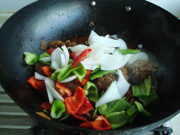 新疆羊肉封餅子的做法-家常味燒菜譜-易網(wǎng)健康養(yǎng)生網(wǎng) 新疆羊肉封餅子的做法-家常味燒菜譜