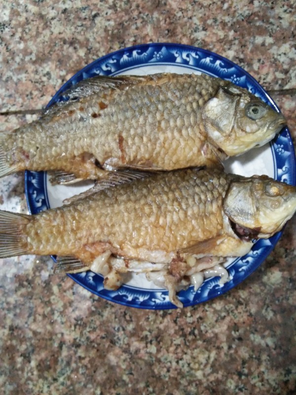 蔥燒鯽魚的做法-香辣味燒菜譜