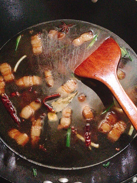 筍干紅燒肉的做法-咸鮮味燒菜譜