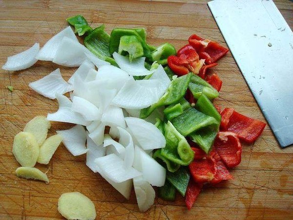 新疆羊肉封餅子的做法-家常味燒菜譜-易網(wǎng)健康養(yǎng)生網(wǎng) 新疆羊肉封餅子的做法-家常味燒菜譜