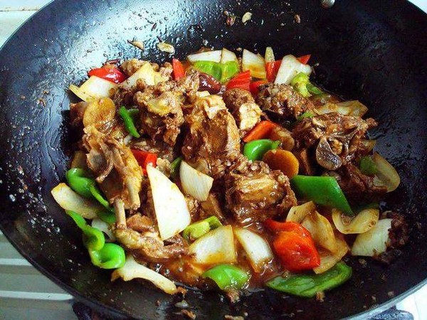 新疆羊肉封餅子的做法-家常味燒菜譜-易網(wǎng)健康養(yǎng)生網(wǎng) 新疆羊肉封餅子的做法-家常味燒菜譜