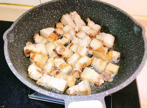 紅燒肉的做法-家常味燜菜譜-易網健康養生網 紅燒肉的做法-家常味燜菜譜