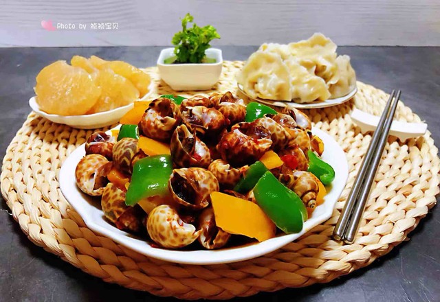 彩椒辣醬炒花螺的做法-香辣味炒菜譜-易網健康養生網 彩椒辣醬炒花螺的做法-香辣味炒菜譜