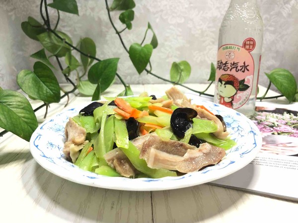 萵筍炒肚片的做法-家常味炒菜譜-易網(wǎng)健康養(yǎng)生網(wǎng) 萵筍炒肚片的做法-家常味炒菜譜